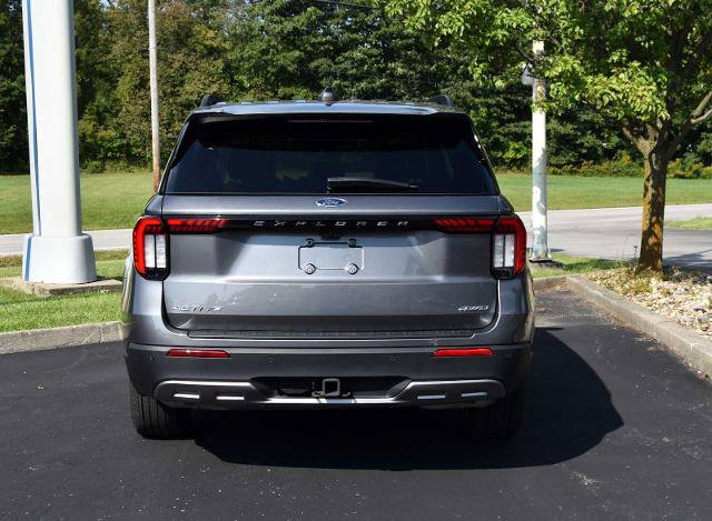Certified 2025 Ford Explorer Active w/ Active Comfort Package AWD/4WD image 2
