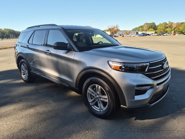 Certified 2023 Ford Explorer XLT w/ Equipment Group 202A RWD image 2