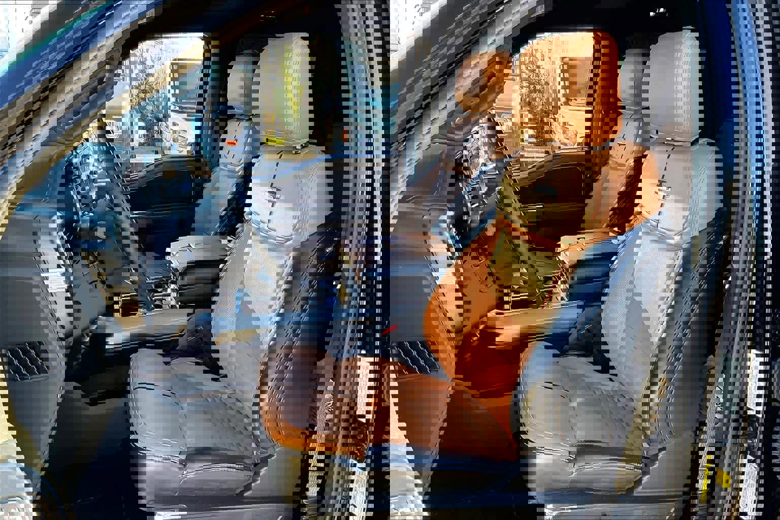 Certified 2023 Ford F150 Platinum w/ Equipment Group 701A High image 9