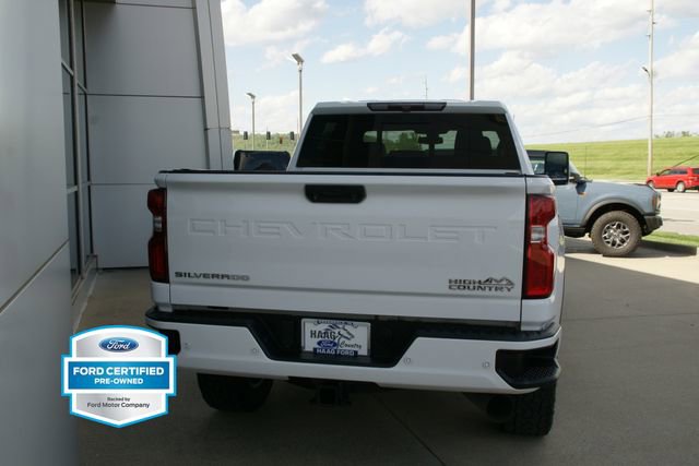 Used 2020 Chevrolet Silverado 2500 High Country w/ Safety Package II image 4