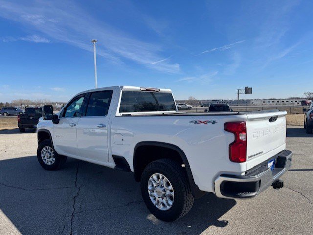 Used 2023 Chevrolet Silverado 2500 LTZ image 3
