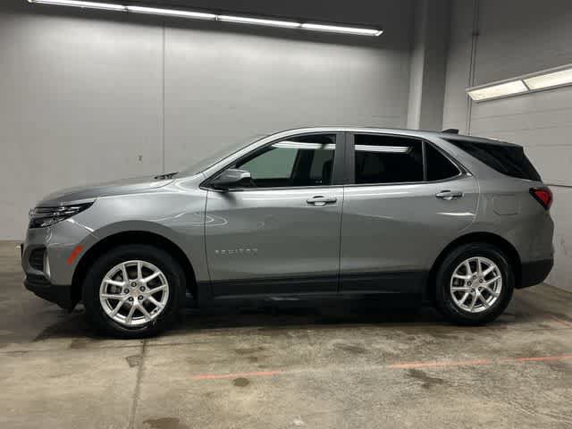 Used 2024 Chevrolet Equinox LT AWD/4WD image 2