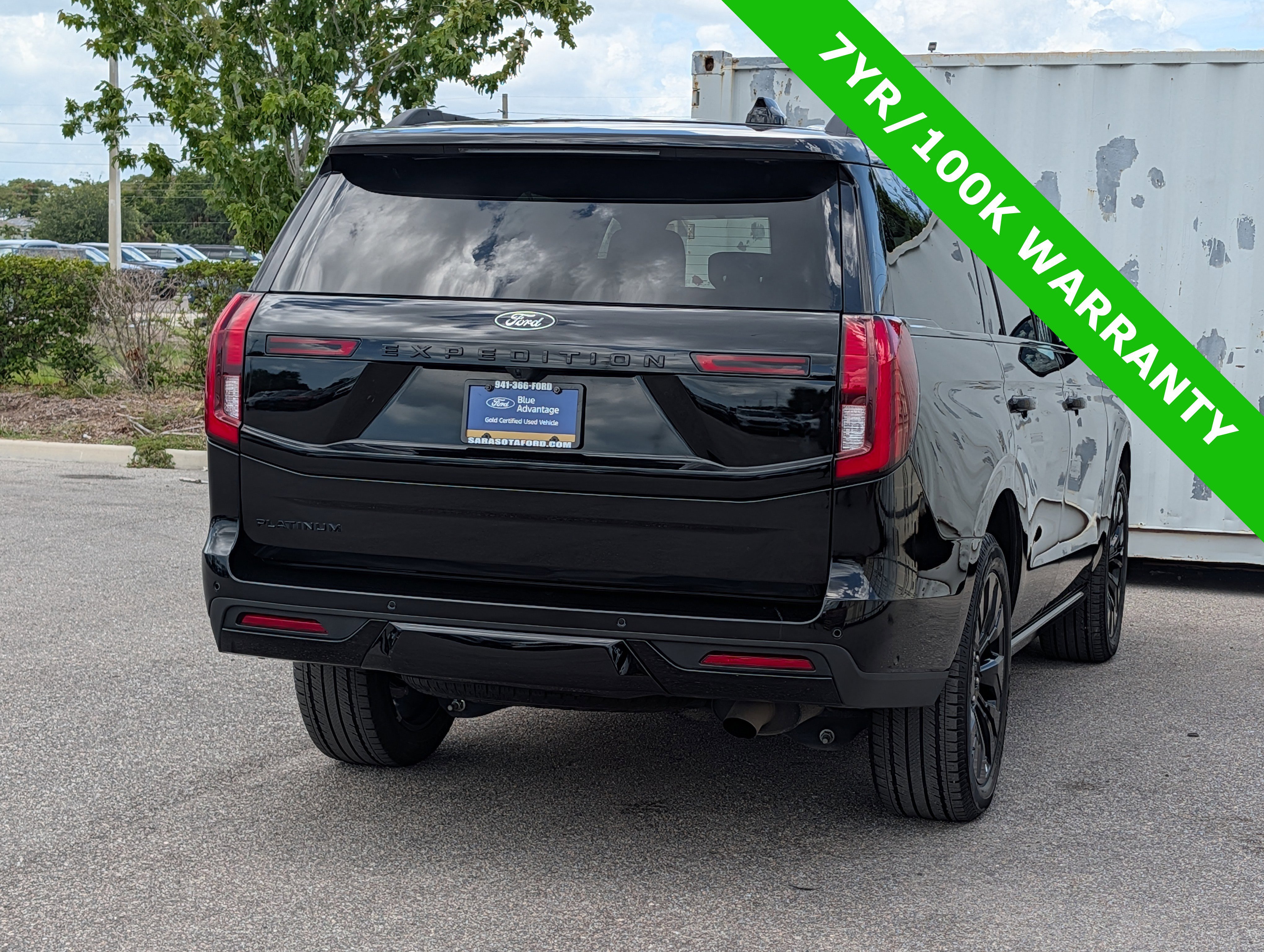 Certified 2025 Ford Expedition Platinum w/ Stealth Appearance Package AWD/4WD image 4