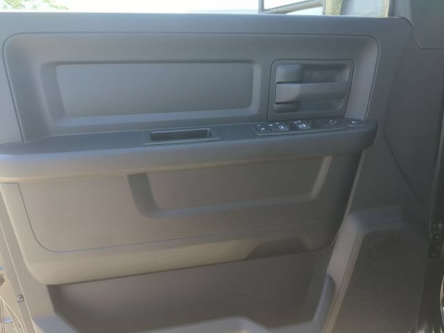 Used 2024 RAM 2500 Tradesman w/ Chrome Appearance Group AWD/4WD image 9