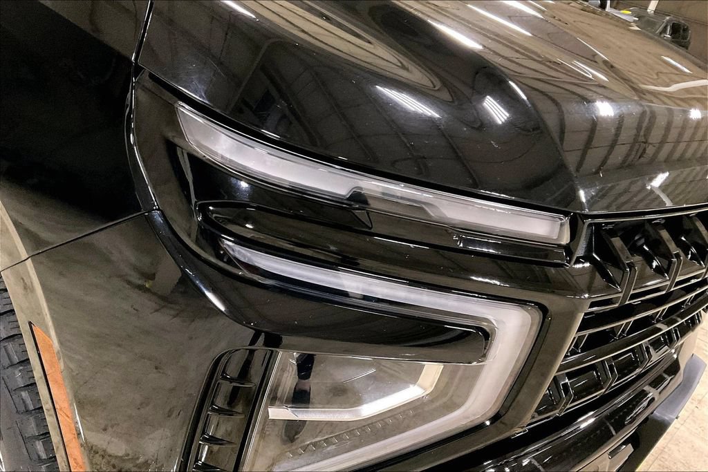 Used 2025 Chevrolet Suburban Z71 AWD/4WD image 27