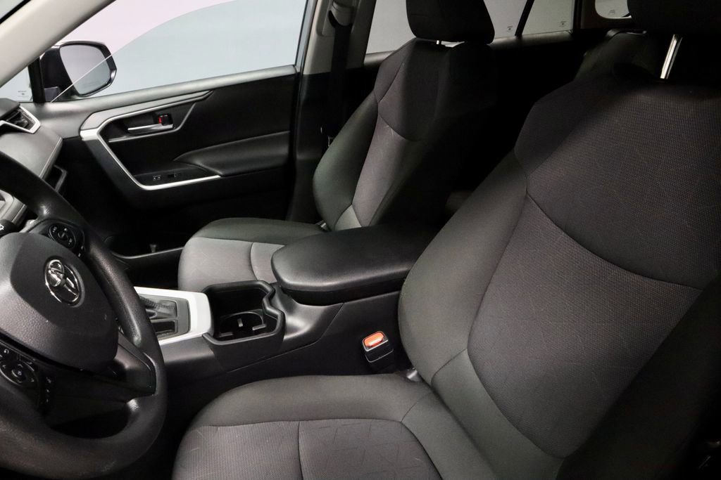 Used 2025 Toyota RAV4 XLE image 23