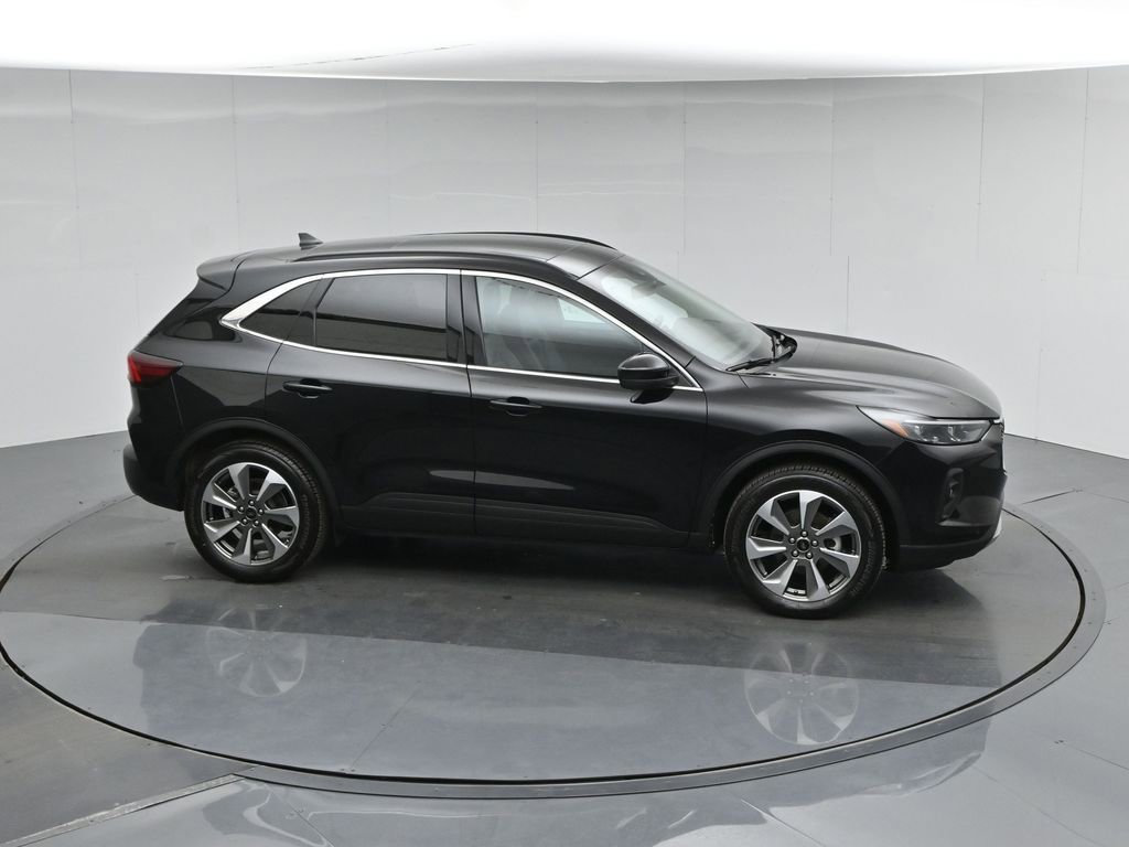 Certified 2025 Ford Escape Platinum w/ Premium Technology Package image 56