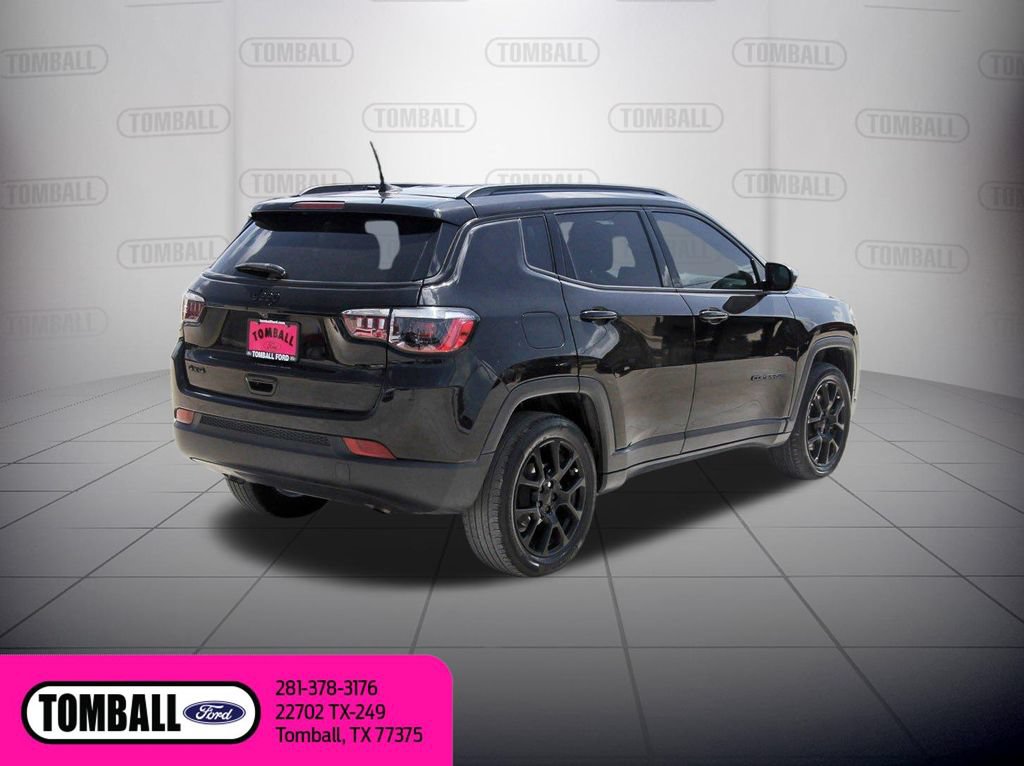 Used 2023 Jeep Compass Latitude AWD/4WD image 8