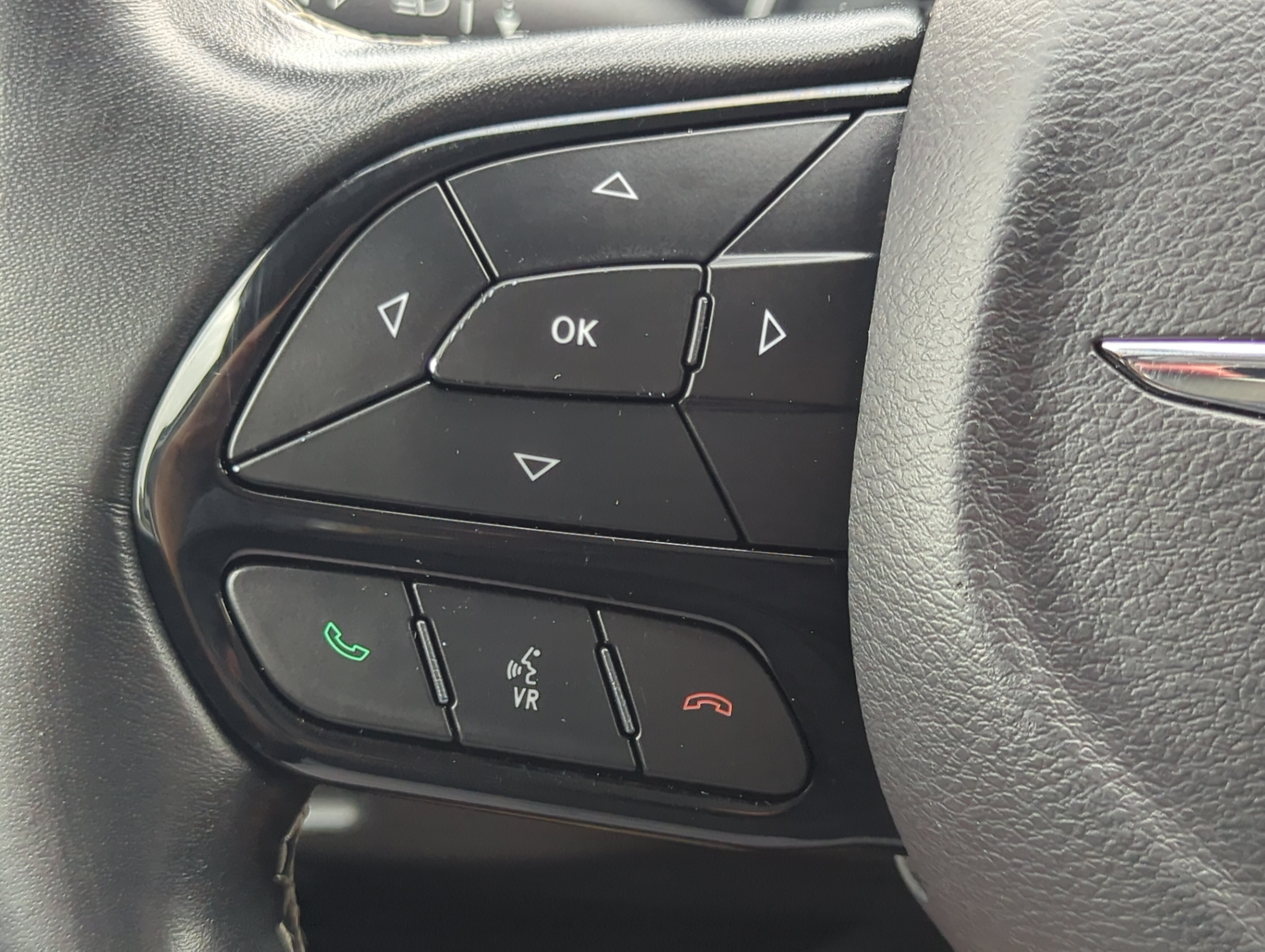 Used 2019 Chrysler Pacifica Touring Plus w/ S Appearance Package FWD image 21