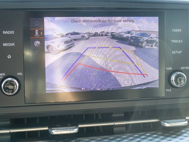 Used 2023 Kia Carnival LX FWD image 23