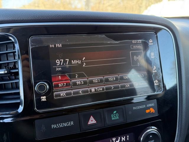 Used 2018 Mitsubishi Outlander 4WD Plug-In Hybrid image 23