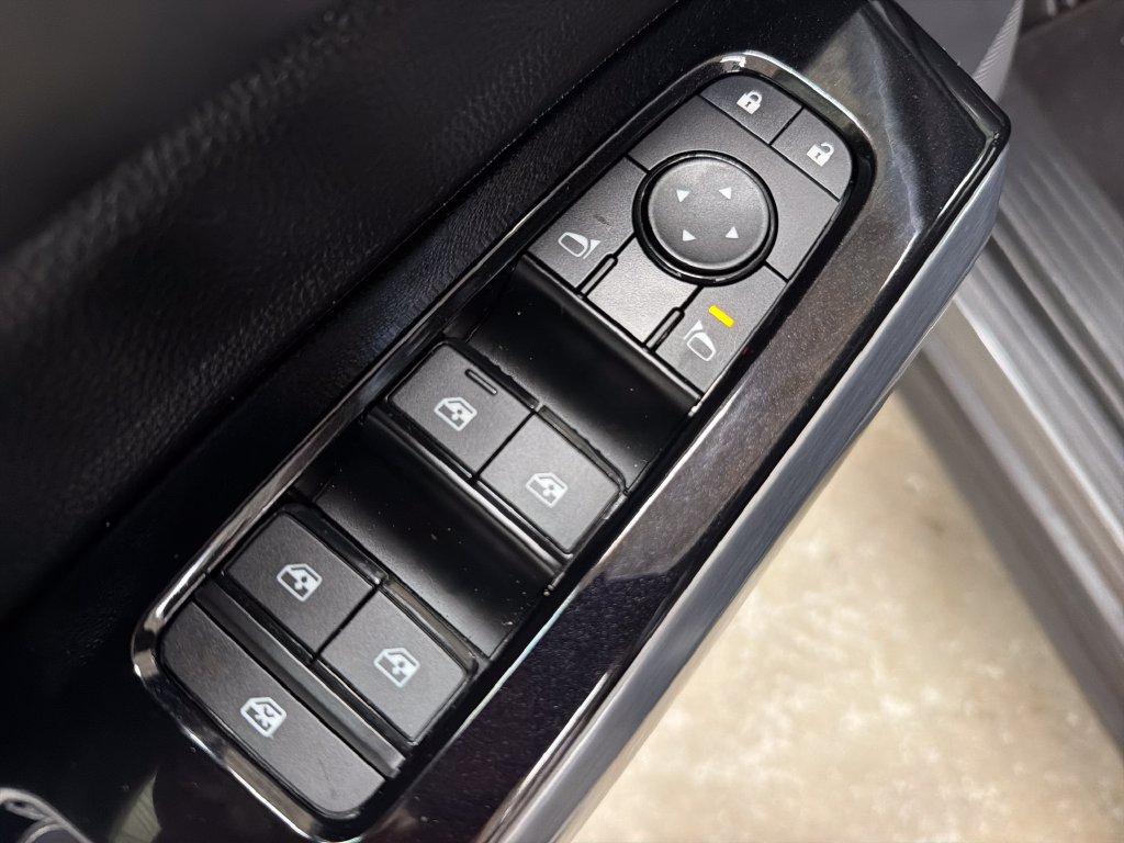 Used 2026 Nissan Pathfinder SL FWD image 17