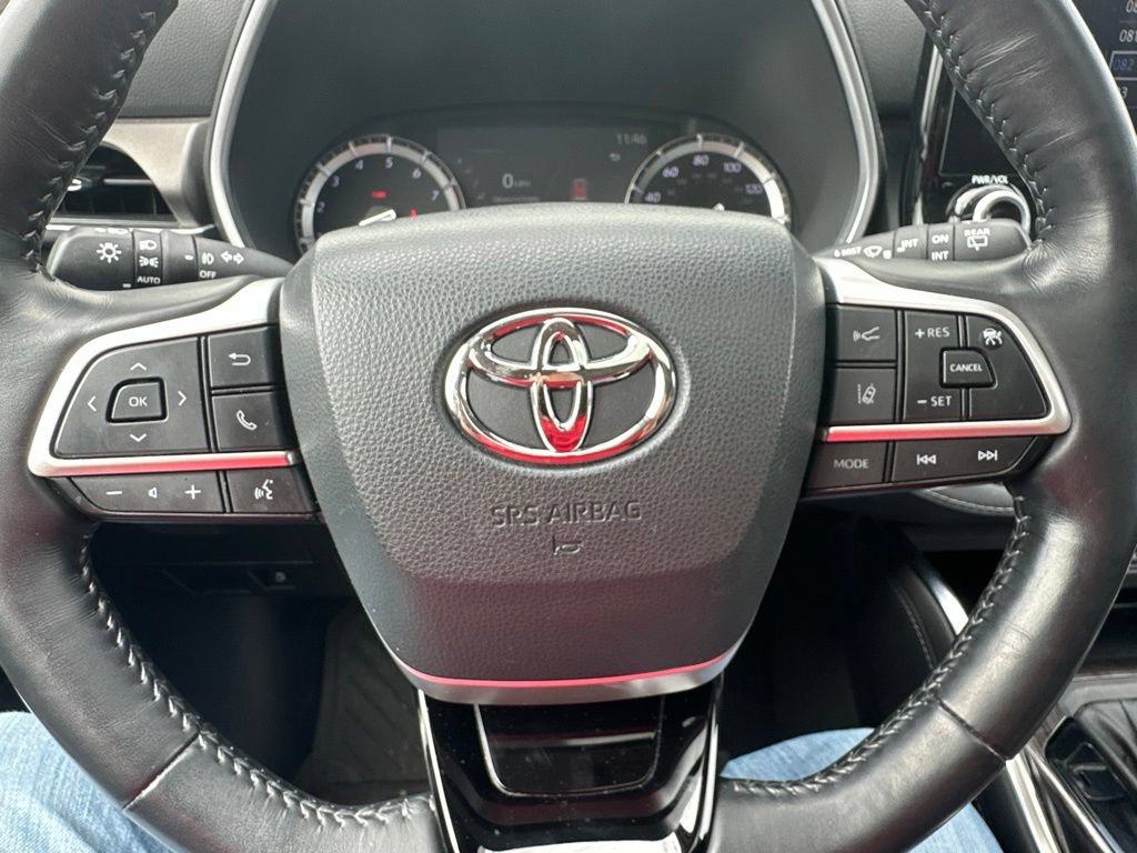 Used 2022 Toyota Highlander Limited AWD/4WD image 37