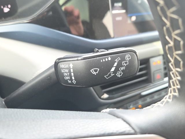 Used 2024 Volkswagen Taos SE image 45