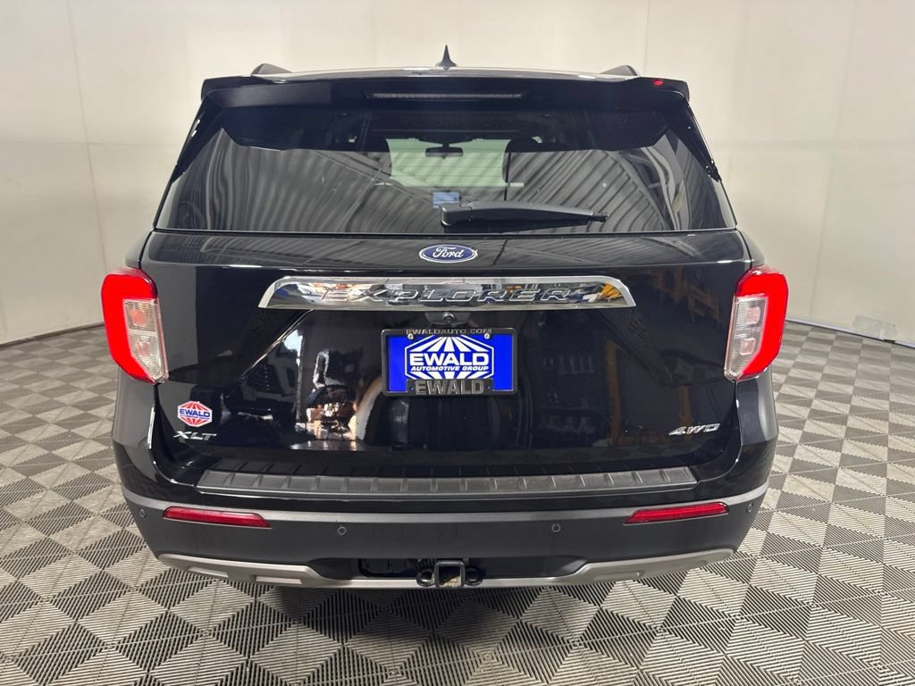 Certified 2023 Ford Explorer XLT w/ Equipment Group 202A AWD/4WD image 9