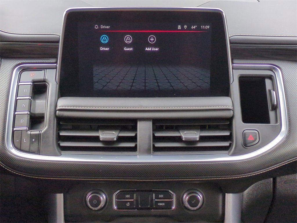 Used 2024 GMC Yukon SLT w/ SLT Luxury Package image 18