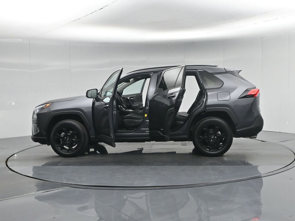 Used 2022 Toyota RAV4 XLE Premium image 59