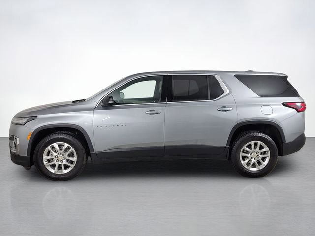 Used 2023 Chevrolet Traverse LS image 2