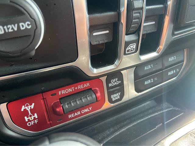 Used 2024 Jeep Wrangler Unlimited Rubicon 4xe AWD/4WD image 32