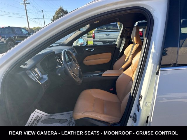 Used 2020 Volvo XC60 T5 Momentum AWD/4WD image 2