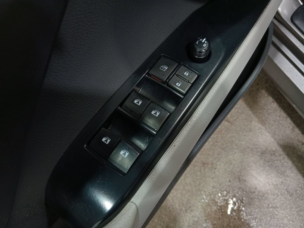 Used 2019 Toyota Camry LE FWD image 18