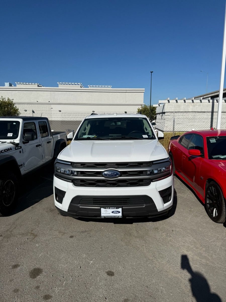 Certified 2024 Ford Expedition Max XLT RWD image 4