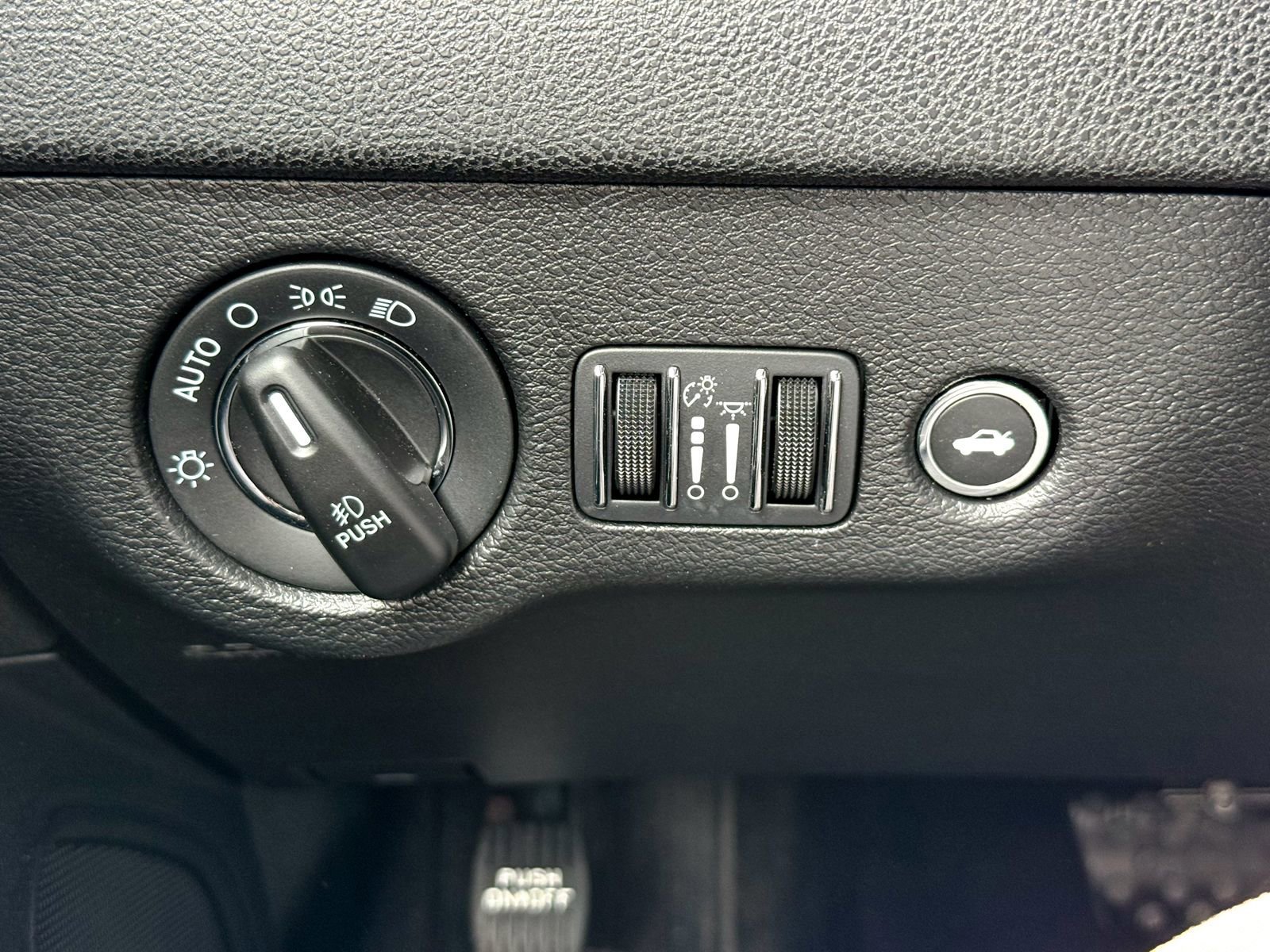 Used 2022 Chrysler 300 S image 32