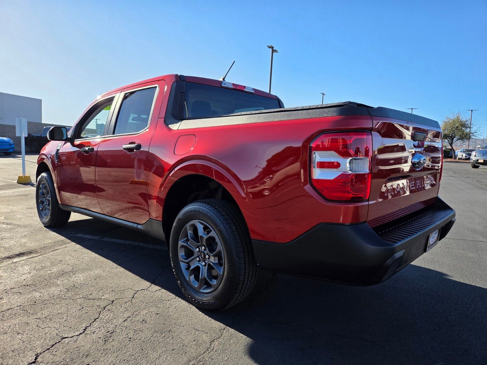 Certified 2024 Ford Maverick XLT image 3