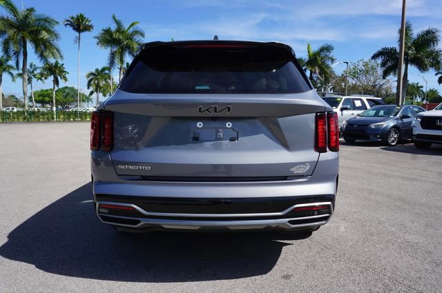 Used 2023 Kia Sorento EX w/ Panoramic Sunroof Package FWD image 2