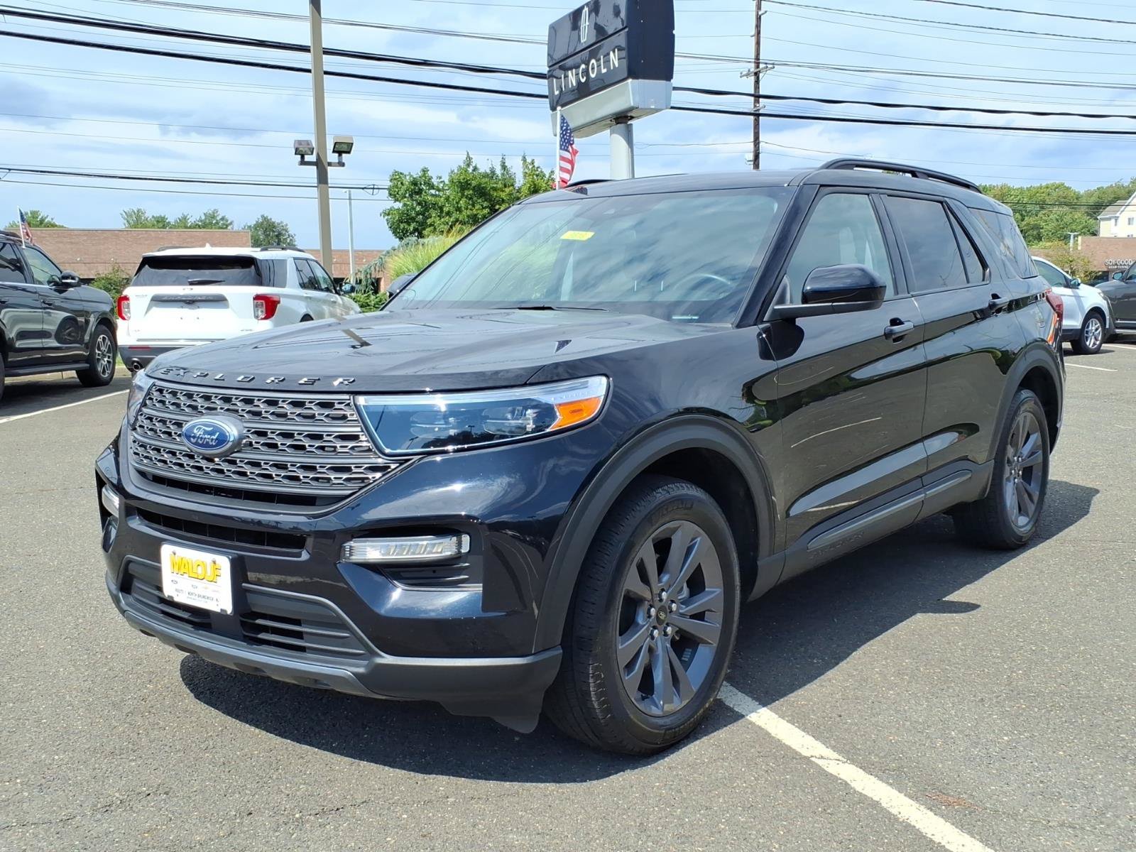 Certified 2023 Ford Explorer XLT w/ Equipment Group 202A AWD/4WD image 3