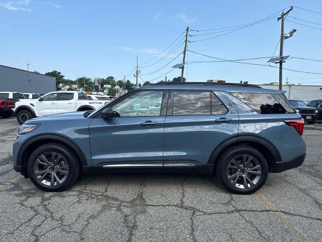 Certified 2025 Ford Explorer Active w/ Active Comfort Package AWD/4WD image 3