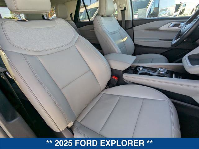 Certified 2025 Ford Explorer Active w/ Active Comfort Package image 24