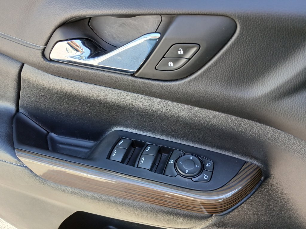 Used 2023 GMC Acadia SLE w/ Driver Convenience Package FWD image 11