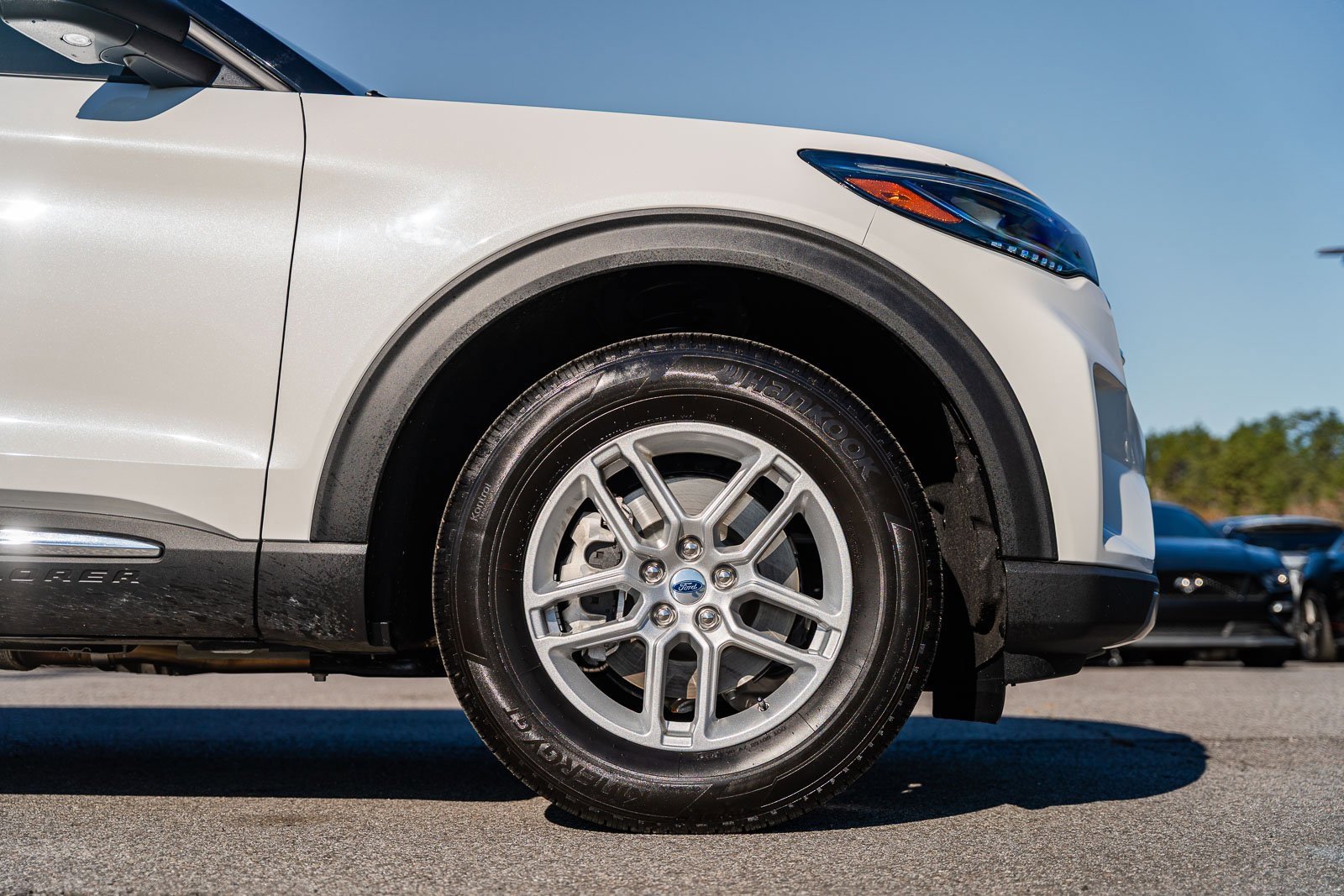 Certified 2025 Ford Explorer Active image 9