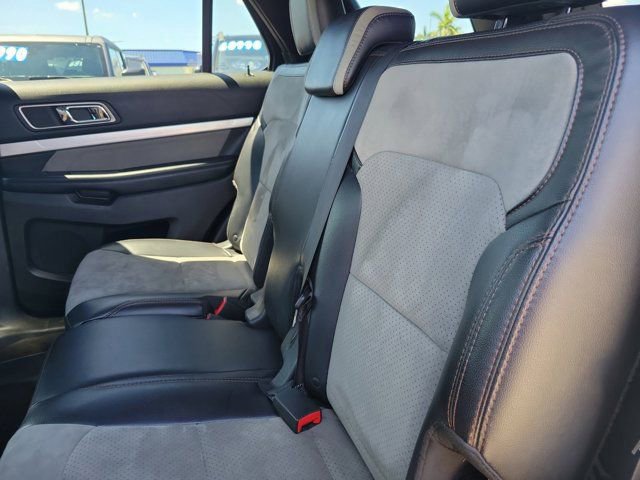 Certified 2017 Ford Explorer XLT w/ Equipment Group 202A FWD image 16