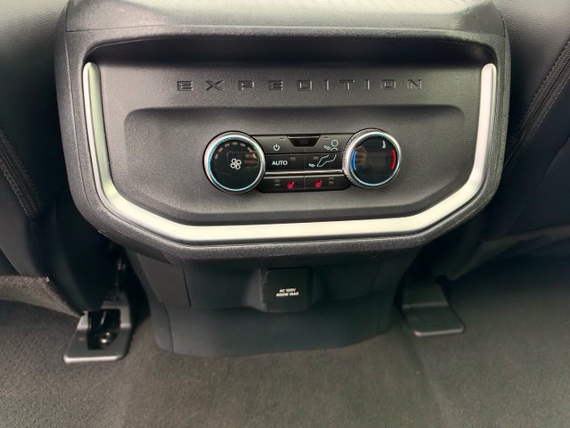 Certified 2025 Ford Expedition Max Platinum w/ Stealth Appearance Package AWD/4WD image 19