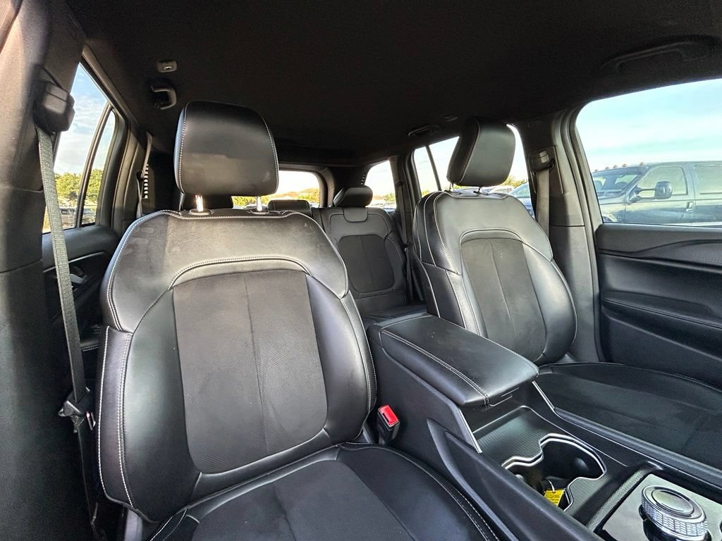 Used 2024 Jeep Grand Cherokee Altitude AWD/4WD image 28