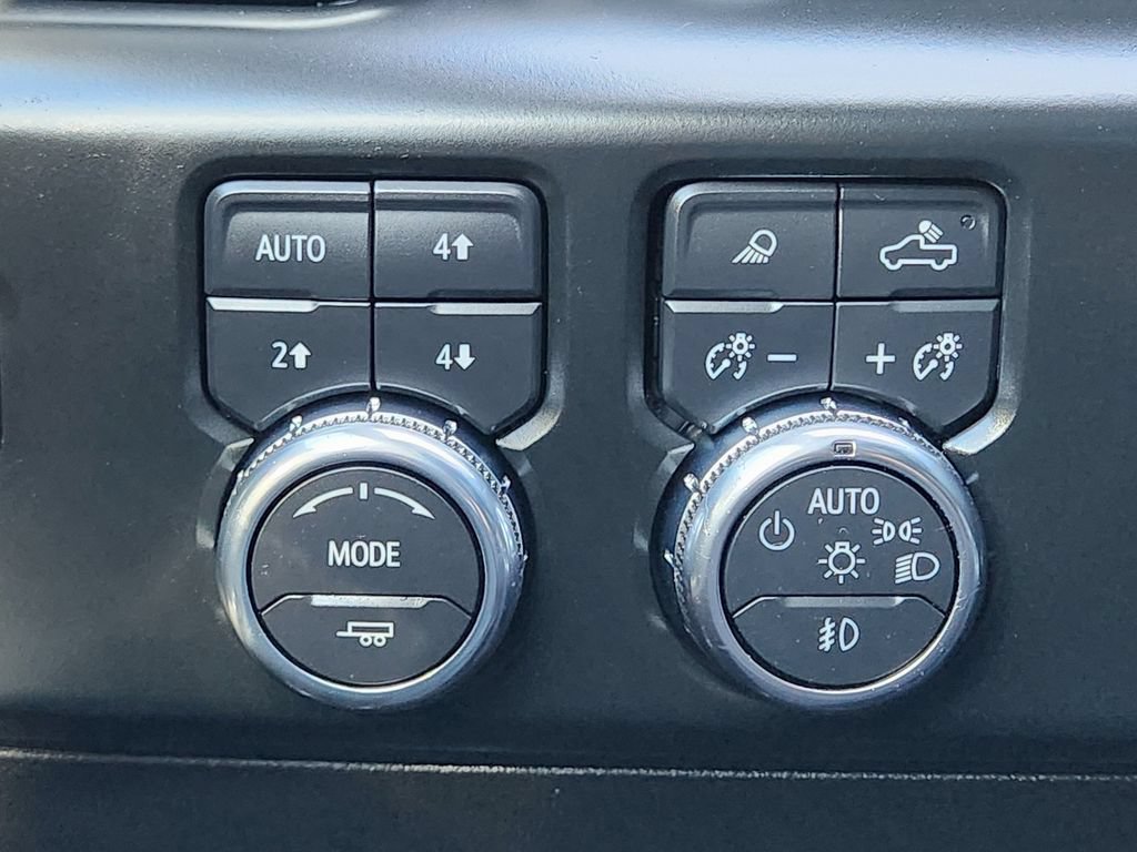 Used 2022 GMC Sierra 1500 AT4 w/ Technology Package AWD/4WD image 31