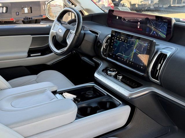 Certified 2025 Ford Expedition Max Platinum image 35