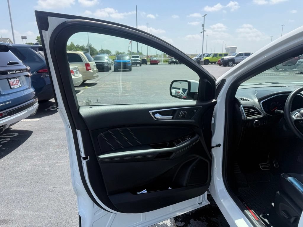 Certified 2020 Ford Edge ST w/ Equipment Group 401A AWD/4WD image 17