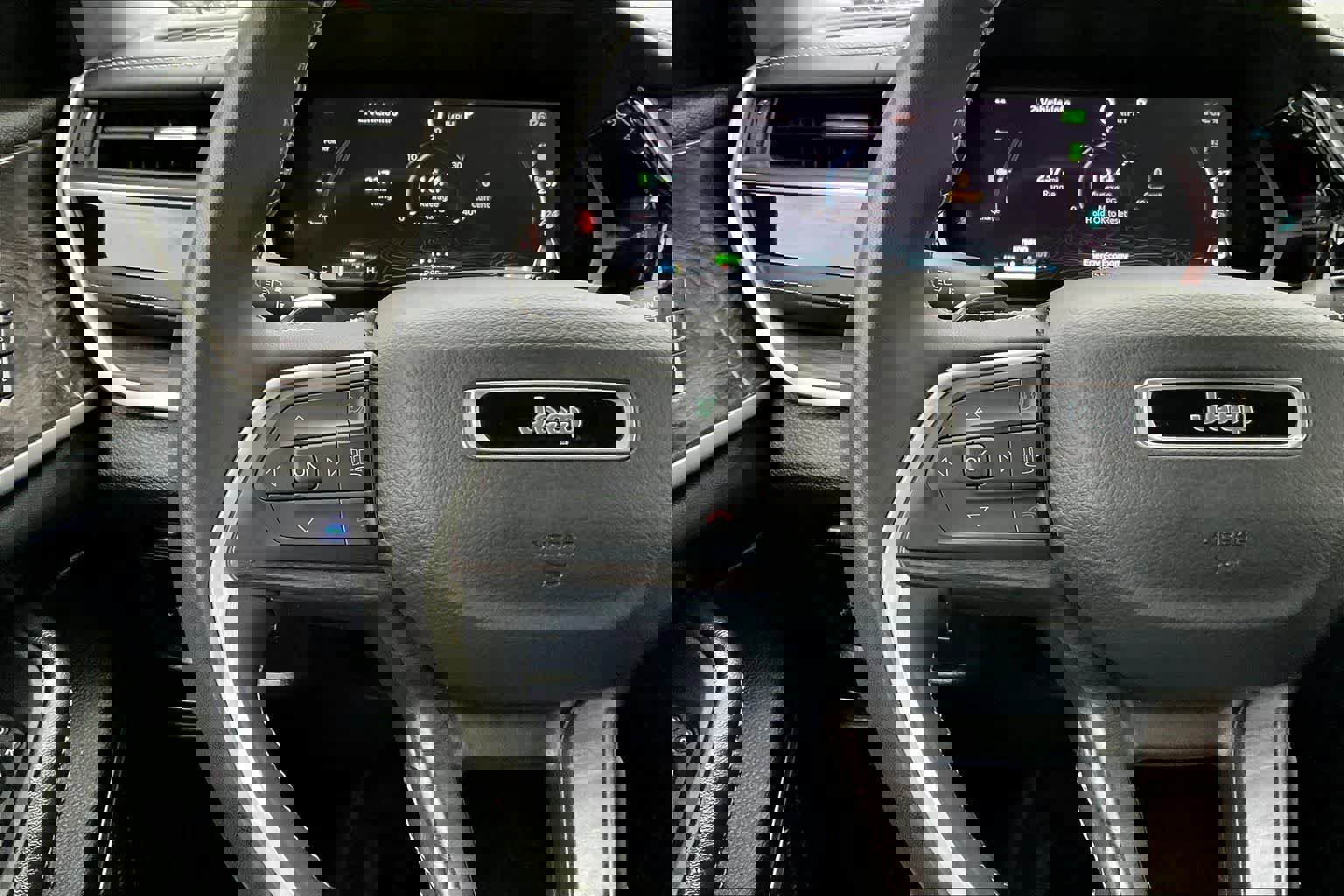 Used 2022 Jeep Grand Cherokee Limited 4xe image 24