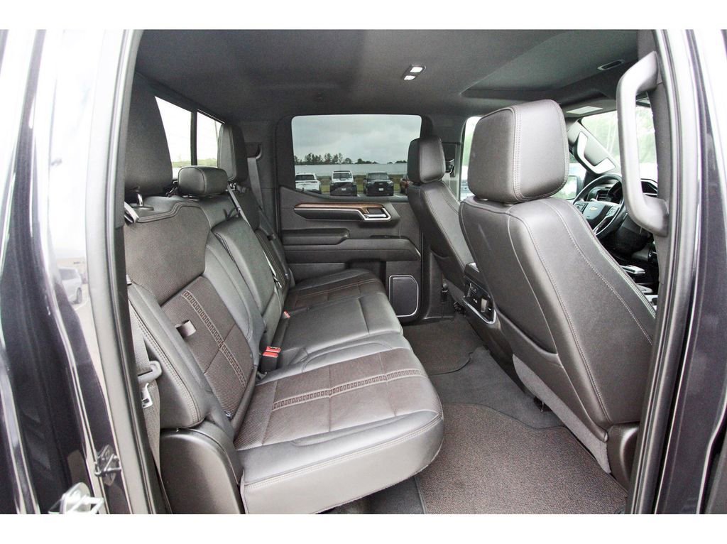 Used 2022 Chevrolet Silverado 1500 High Country image 10
