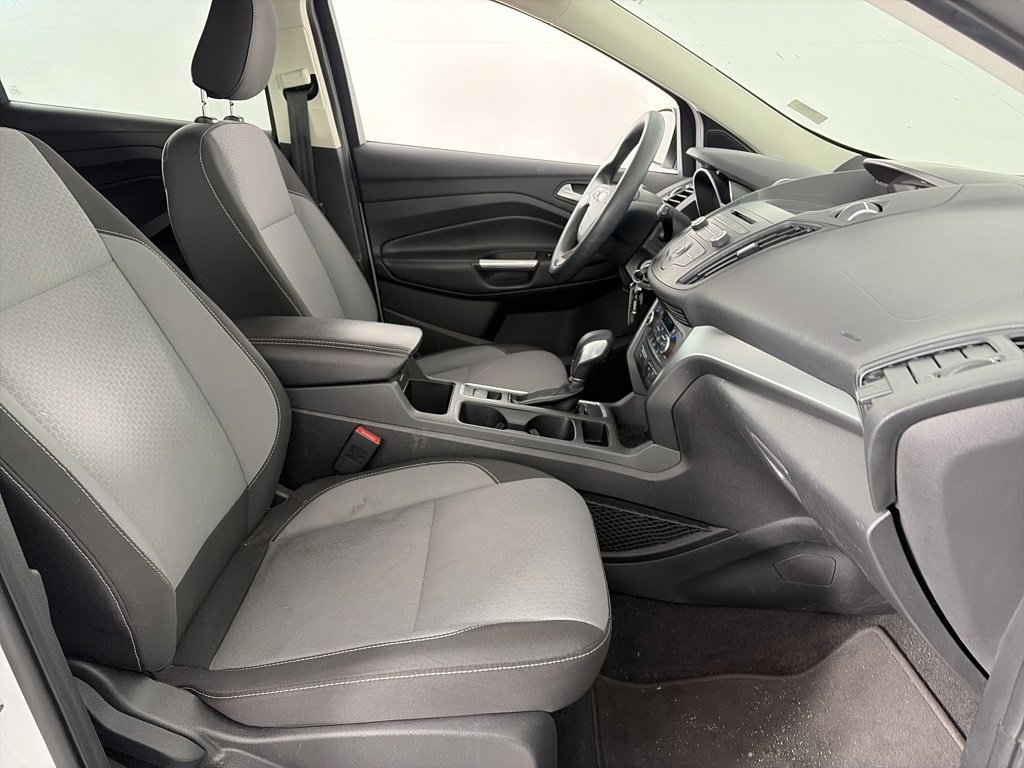 Certified 2018 Ford Escape SE image 30