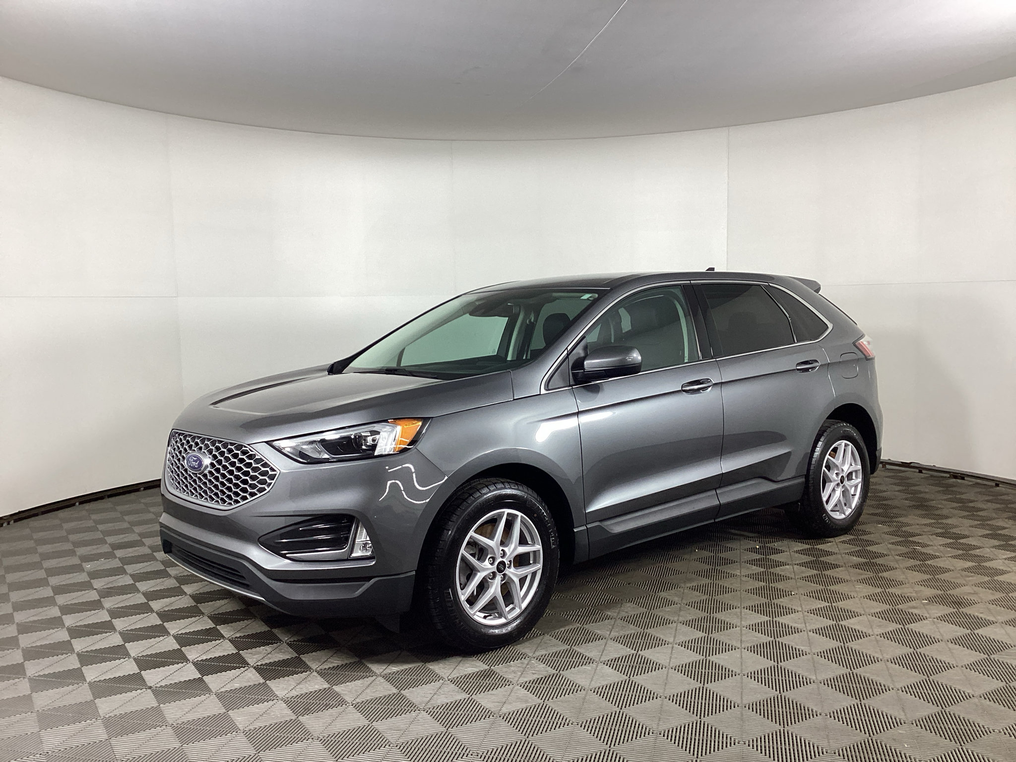 Certified 2024 Ford Edge SEL w/ Convenience Package AWD/4WD image 5