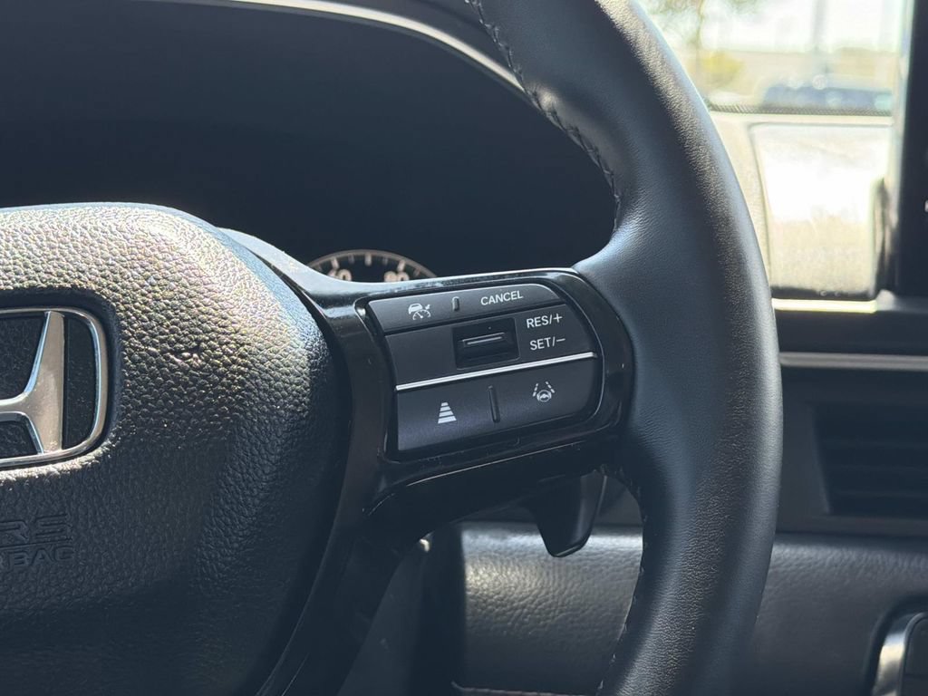Used 2025 Honda Pilot EX-L image 13