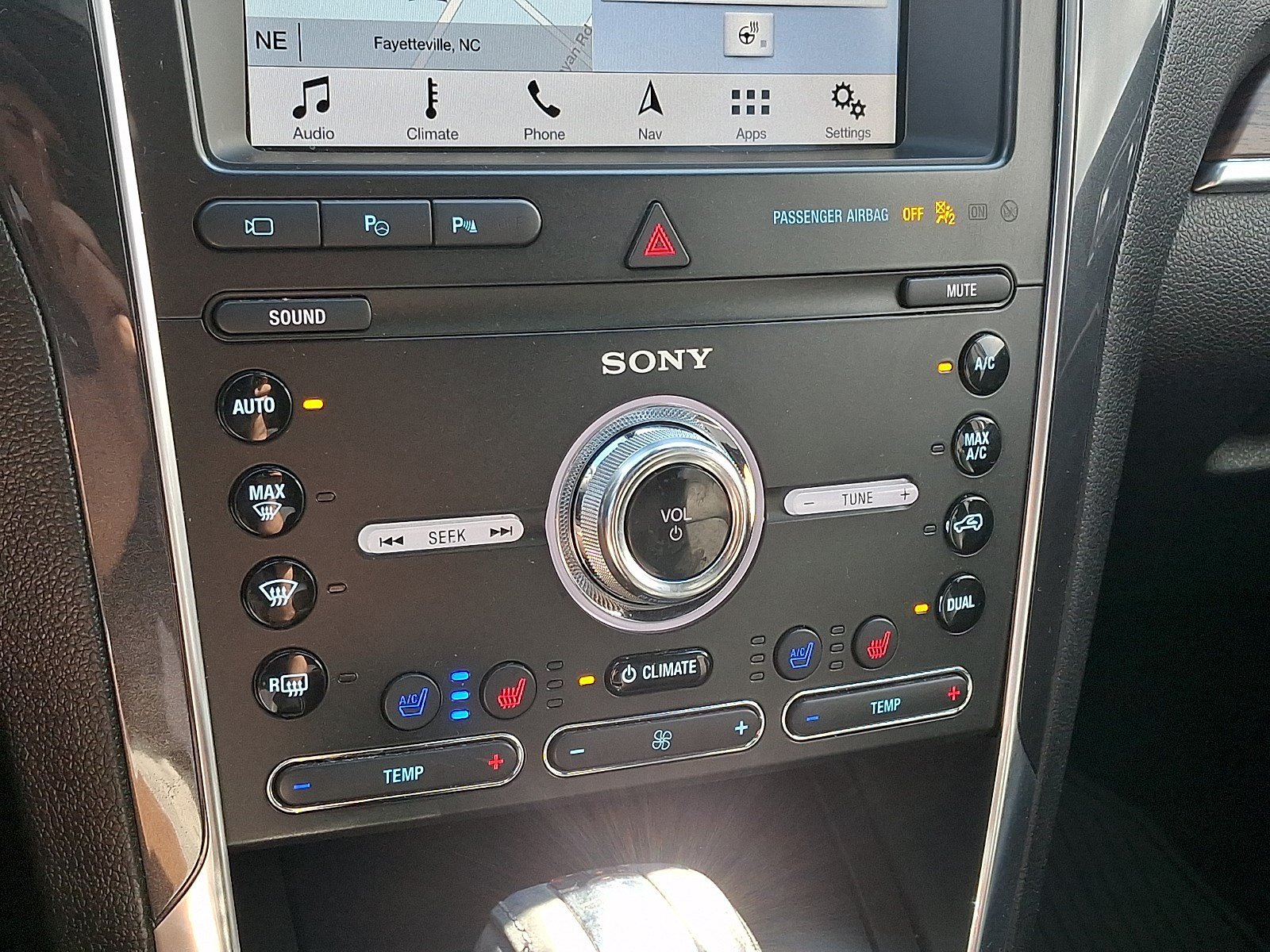 Certified 2019 Ford Explorer Limited w/ Ford Safe & Smart Package FWD image 15