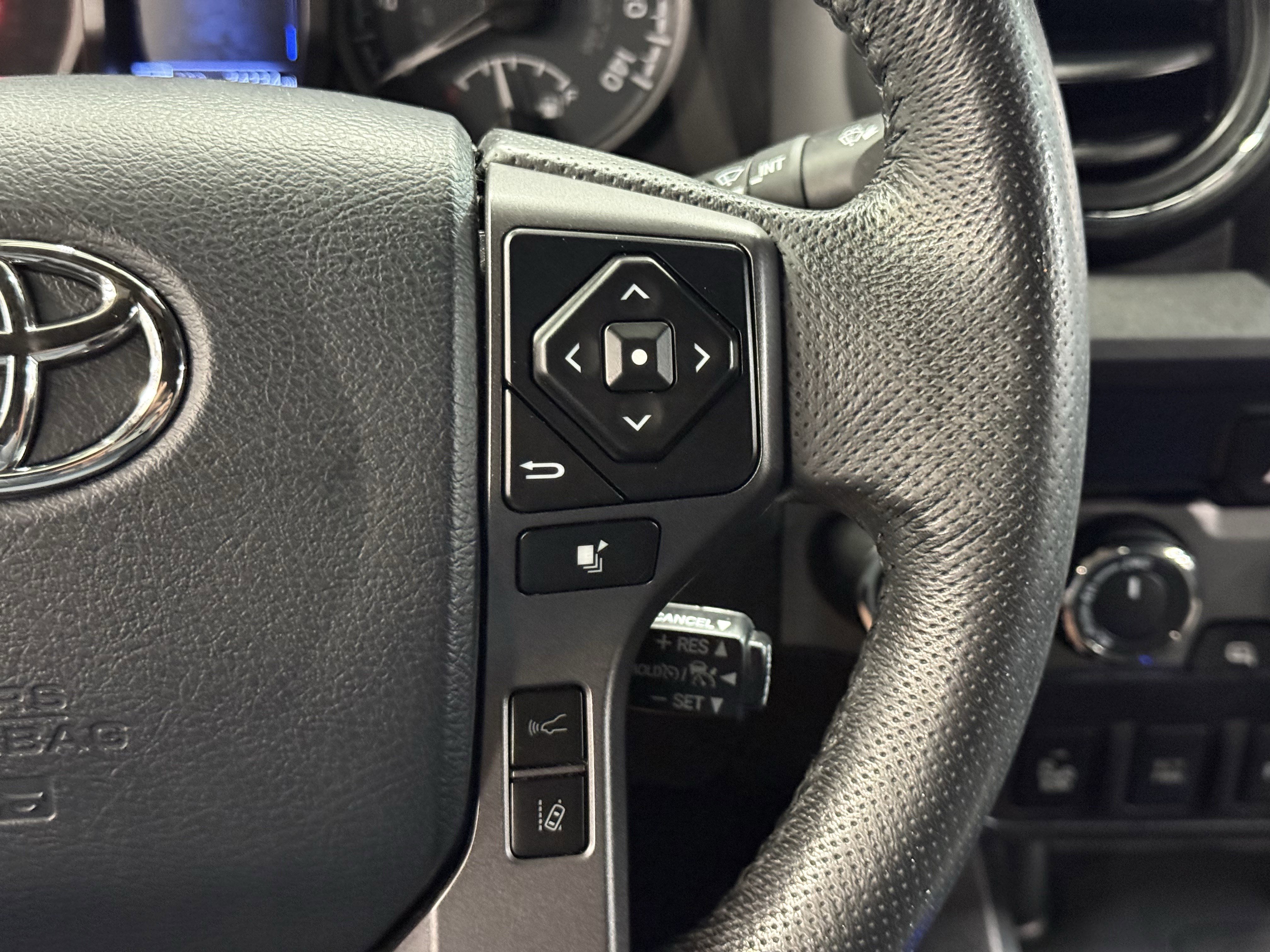 Used 2020 Toyota Tacoma TRD Off-Road image 25