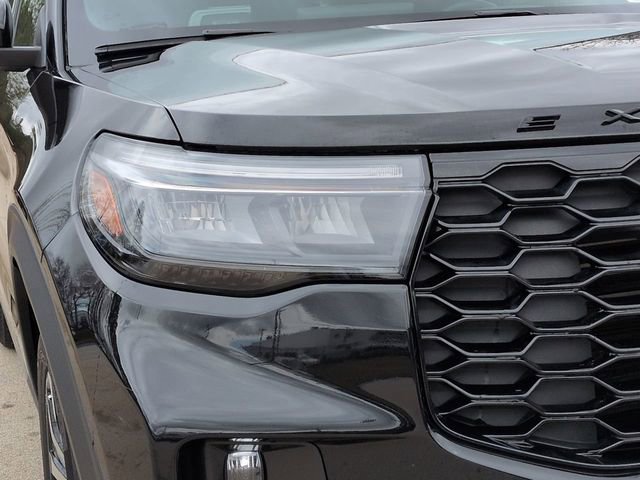 Certified 2025 Ford Explorer ST-Line AWD/4WD image 11