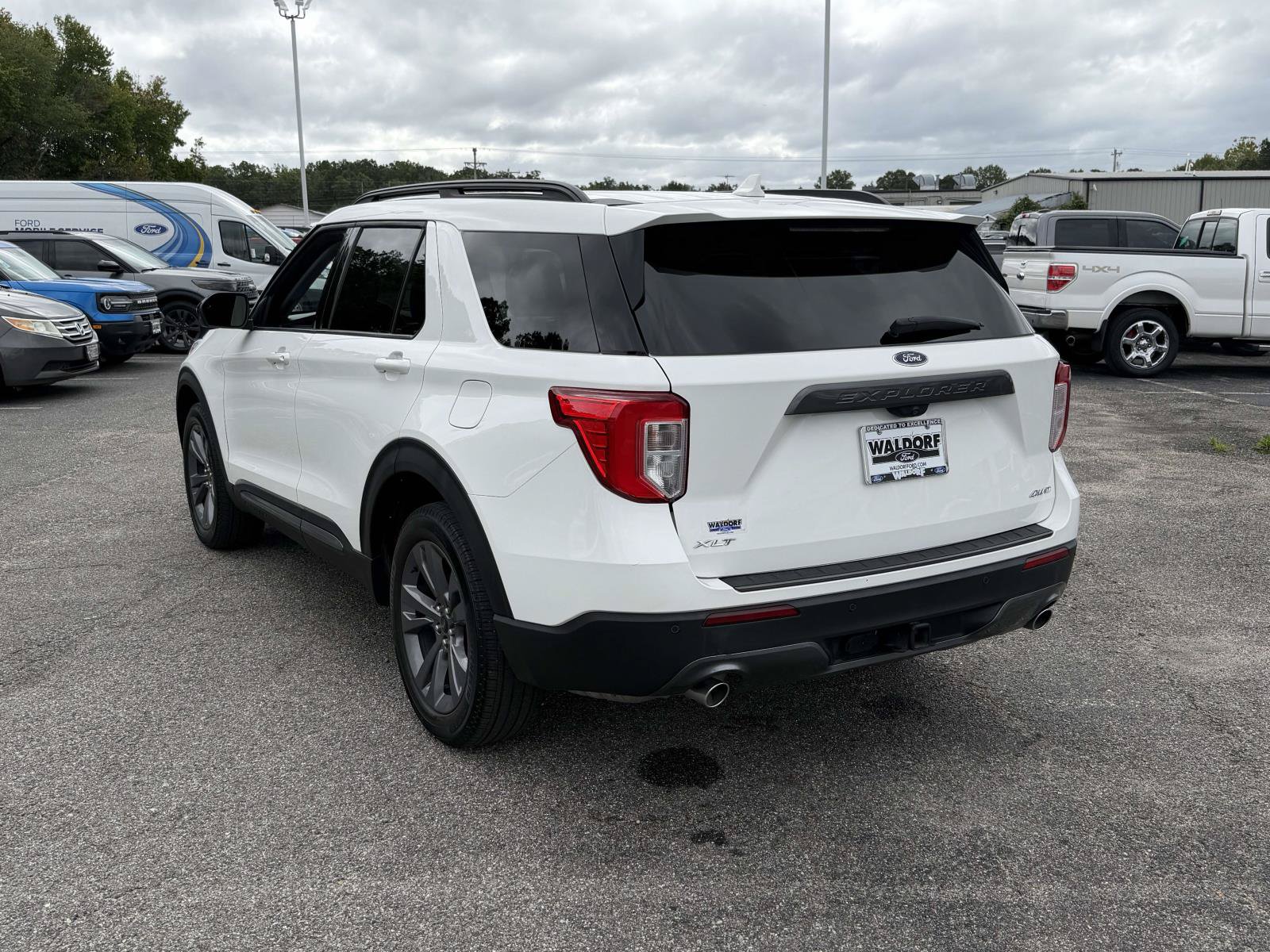 Certified 2023 Ford Explorer XLT w/ Equipment Group 202A AWD/4WD image 4