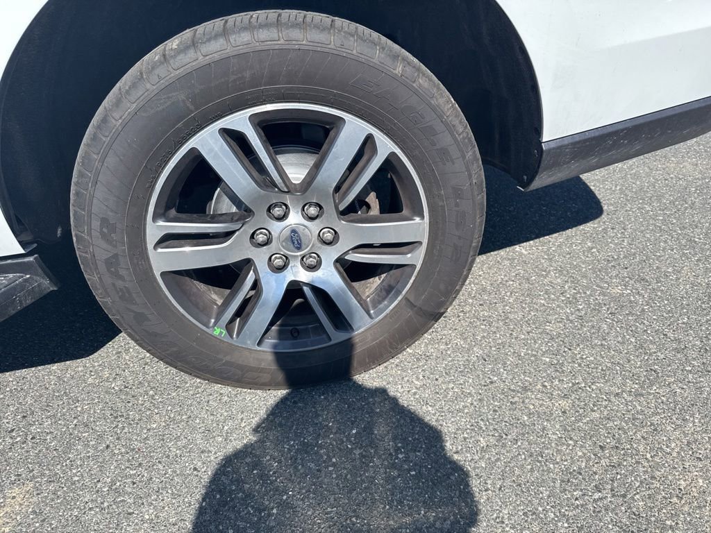 Certified 2024 Ford Expedition Limited AWD/4WD image 9